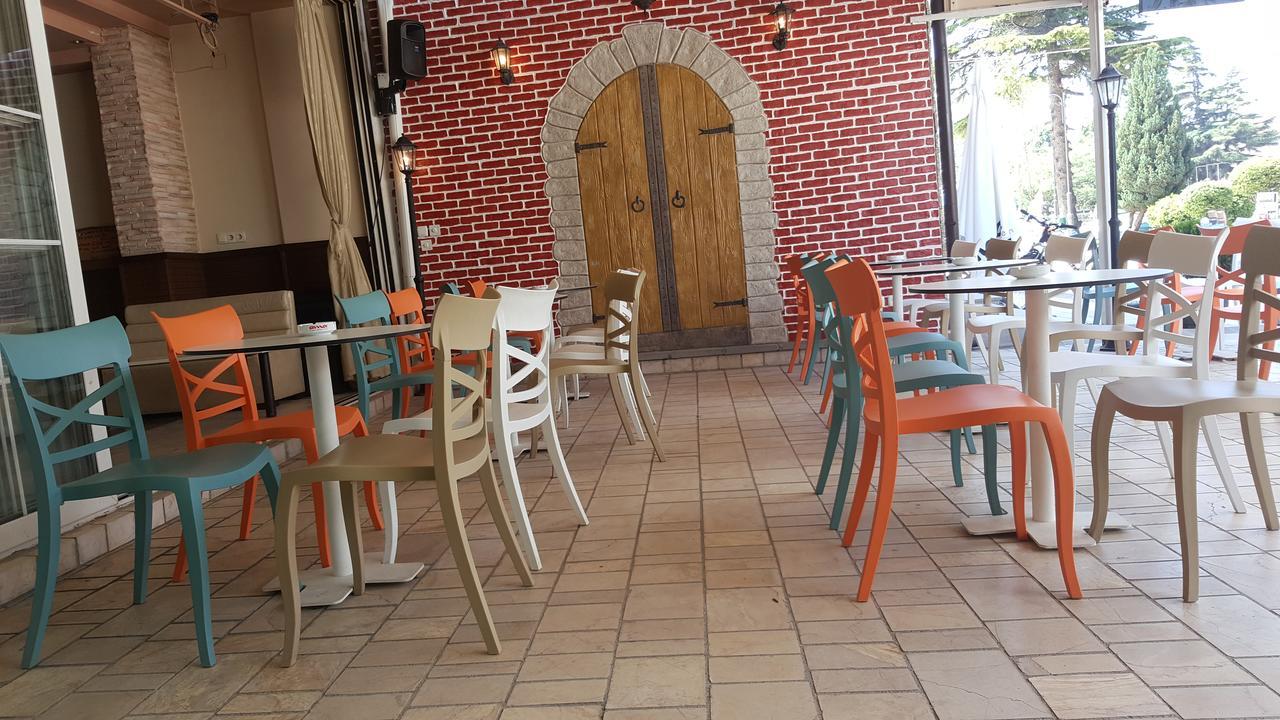 Art Theatre Caffe Hotel Struga Exterior photo