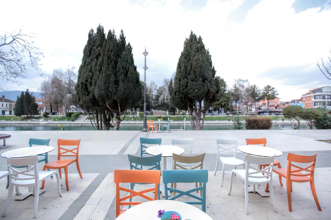 Art Theatre Caffe Hotel Struga Exterior photo